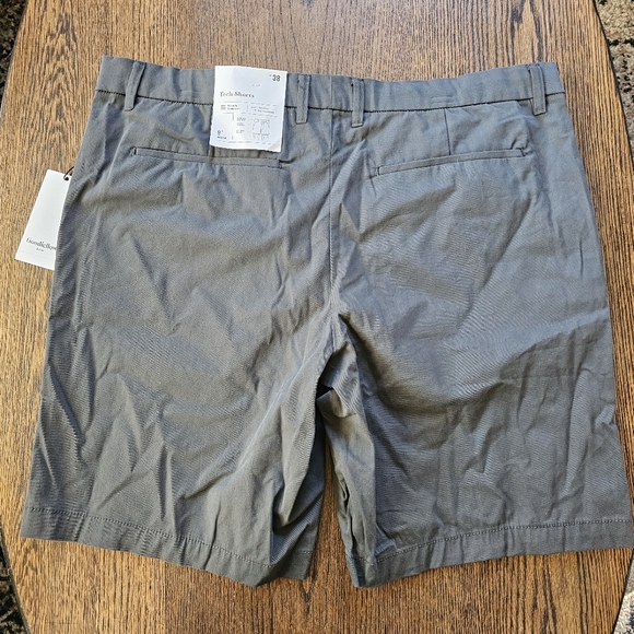 Goodfellow & Co Men's Charcoal 9" Flat Front Tech Chino Shorts Size Men's 38 NEW - Picture 4 of 12